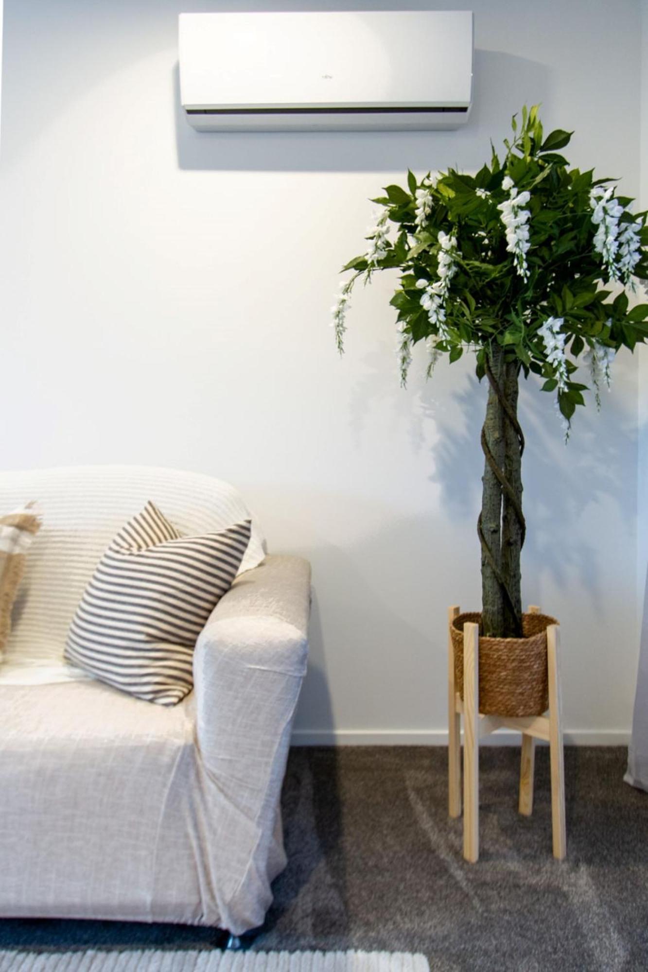 Stylish 2-Bedroom Haven Next To Hagley Park Christchurch Exterior foto